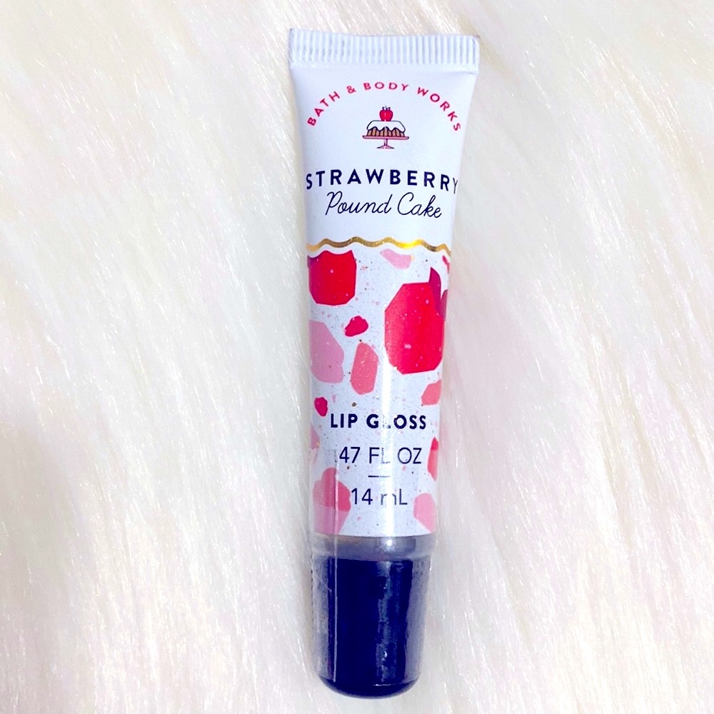 🩷PRICE IS FIRM🩷Bath and Body Works Strawberry Pound Cake Lip Gloss NWT Sealed